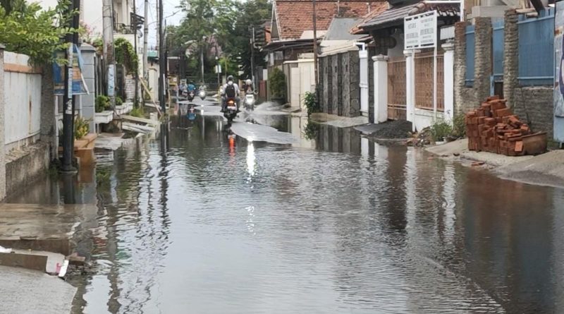 Genangan hingga 50 cm Hujan Ekstrem di Slawi 2025 Picu Banjir Permukiman